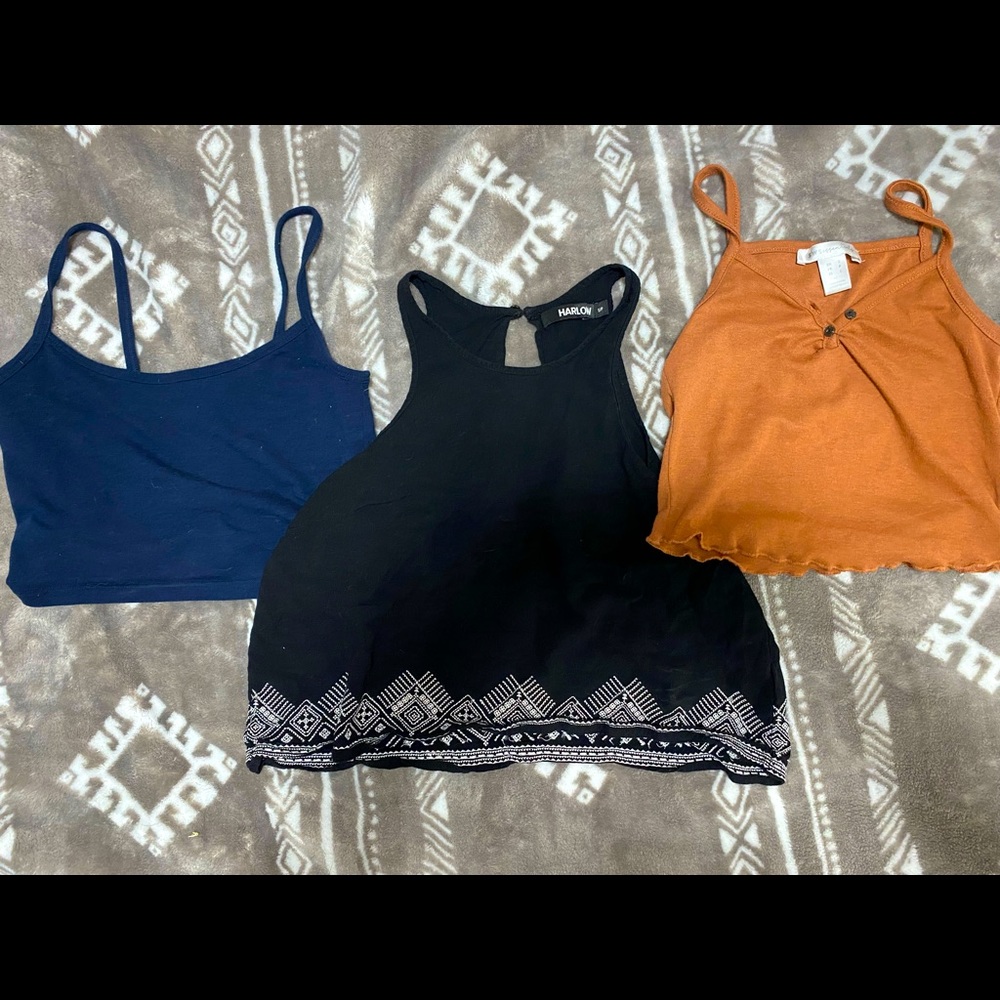 3/$10⭐️- crop top bundle!